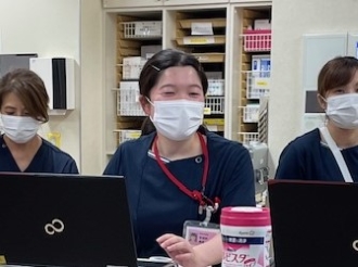 先輩ナース4