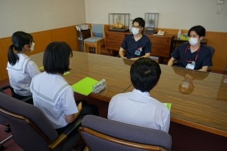 社会人インタビュー風景